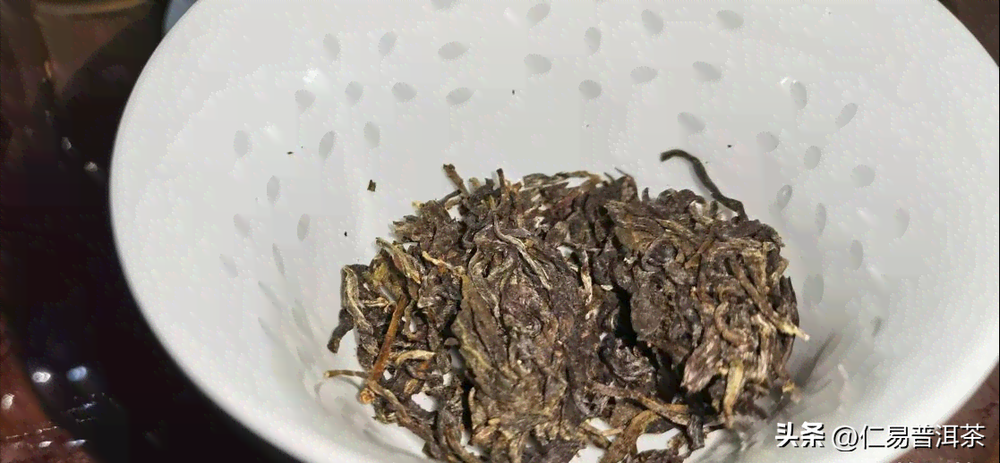 熟普洱茶：全面解析其功效与副作用，助你更好地了解与饮用