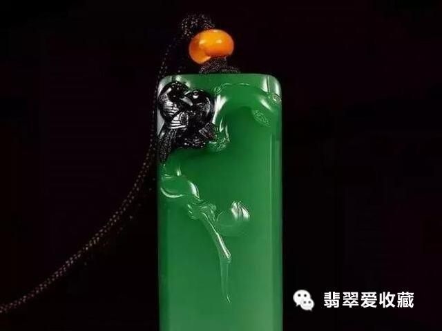 戴白色玉还是碧绿玉显得年轻些：探讨不同颜色的玉对年龄的影响