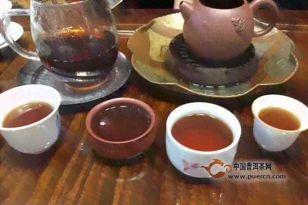 石榴与普洱茶的搭配：一起冲泡是否可行？如何正确操作以充分发挥口感？