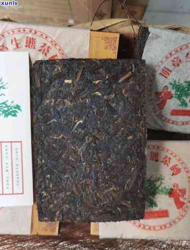 横断山大叶茶砖：熟普洱的醇香与批发价格