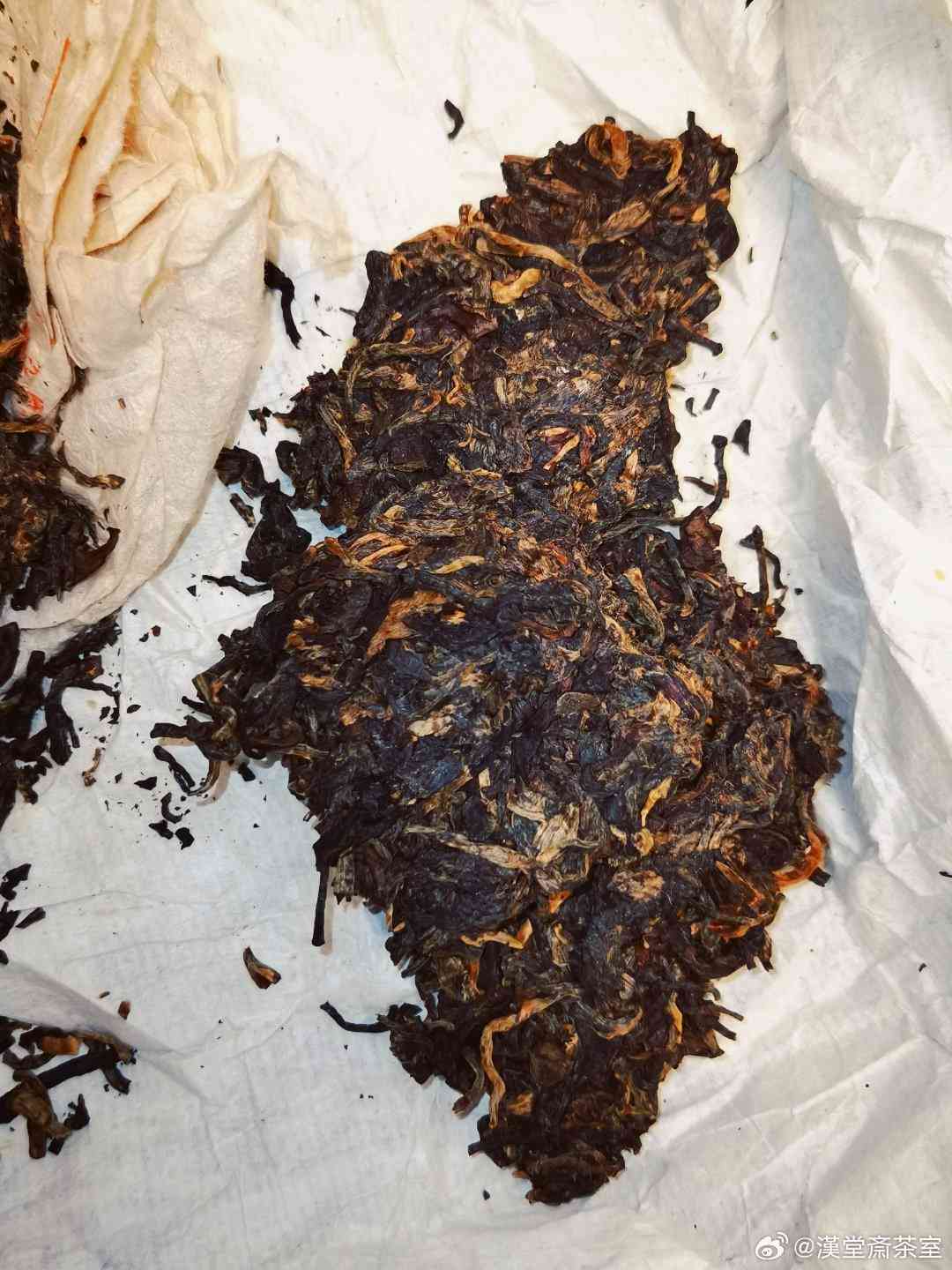 云南思三家村老知青普洱熟茶：厂出品，来自云南省思市三家村的茶。