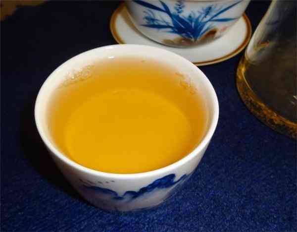 云南矿泉水与普洱茶搭配泡饮：口感、功效与注意事项全解析