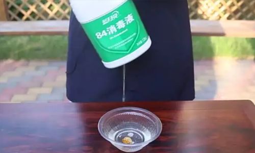 和田玉能否用酒精擦拭？使用后会发干吗？