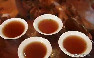 为什么普洱茶泡出来会浑浊：探究普洱茶泡出深色和浑浊的原因