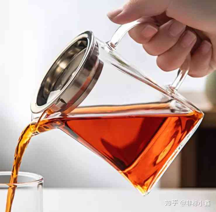 如何选择最适合品饮功夫茶的玻璃杯或瓷杯？