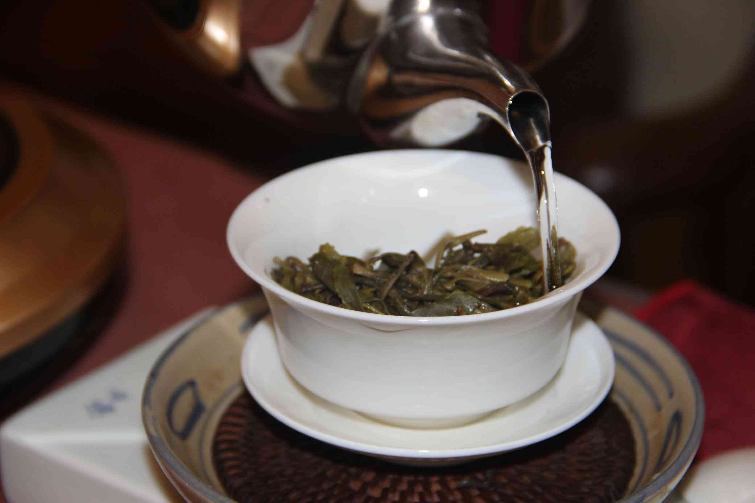 普洱茶可以用开水泡着喝吗？