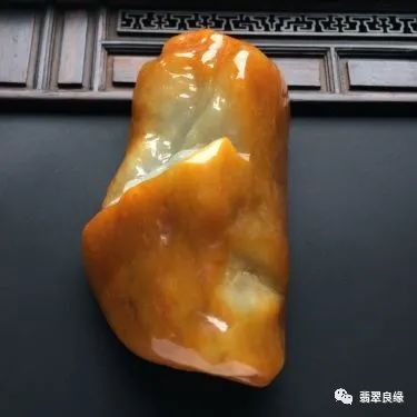 水料与黄翡石：哪种更适合种植？比较优缺点和适用场景