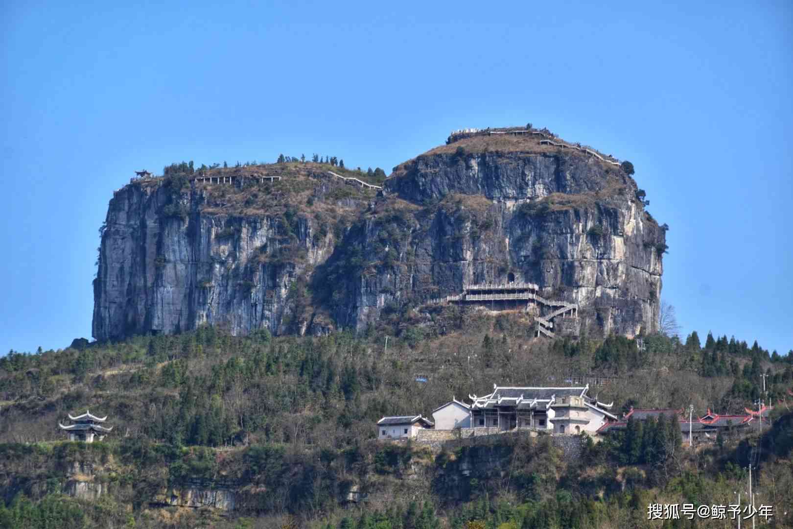 柯坪县美丽景区：自然风光、文化古迹、旅游胜地