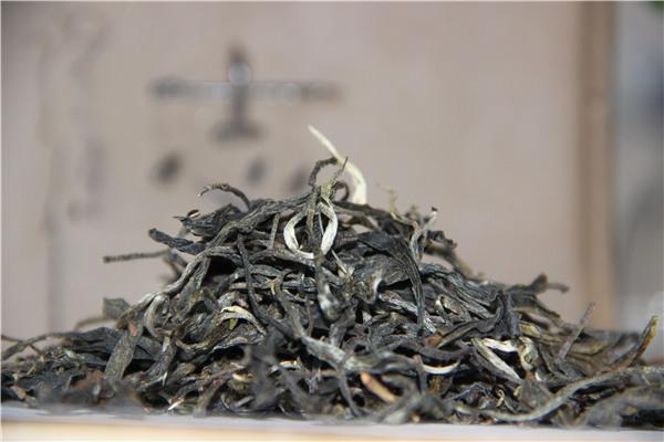 旧庙寨普洱茶的特点：古树新茶，醇厚回的口感