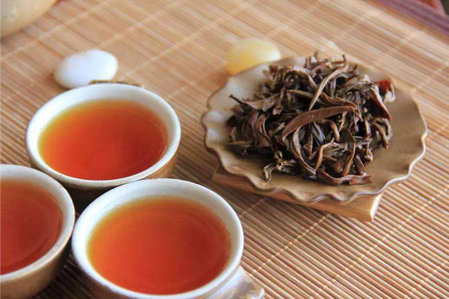 40年普洱茶饼：品味时光，探寻历与工艺的完美结合