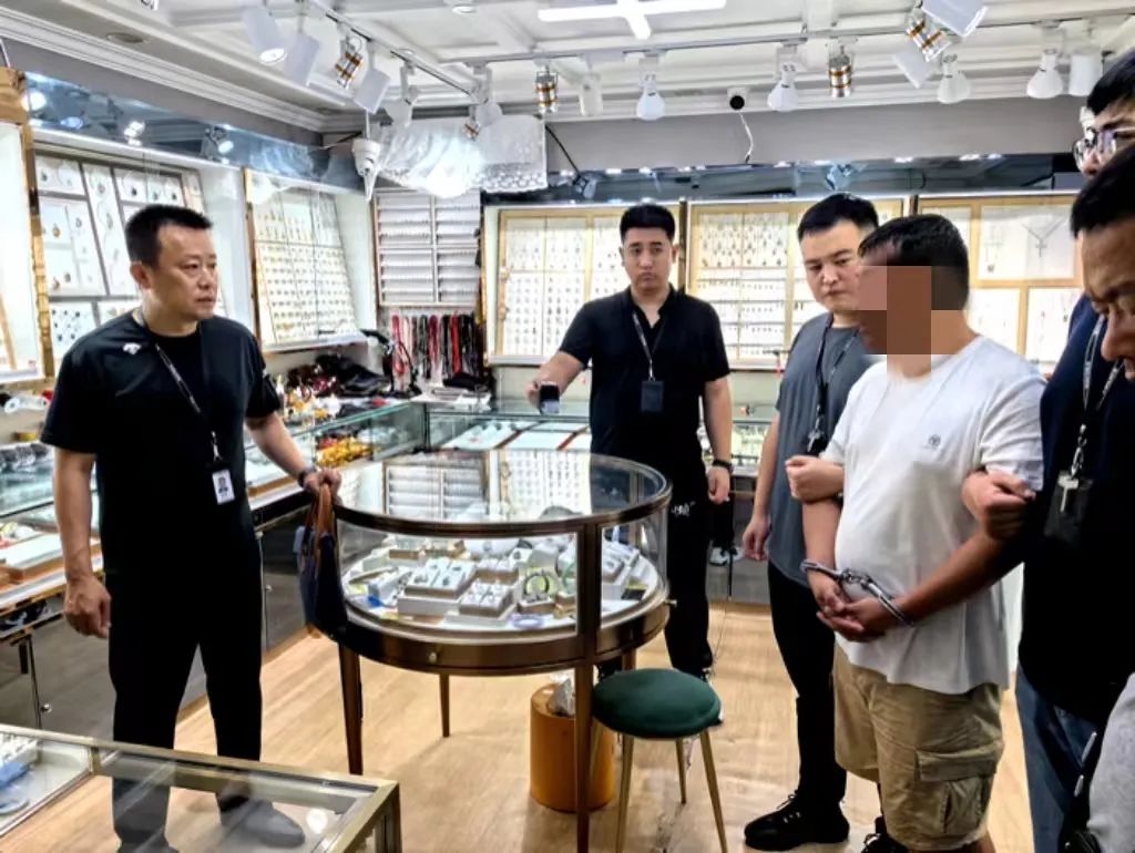 杭州河坊珠宝诈骗：最新消息、121号珠宝店奖一等奖，警方已介入调查