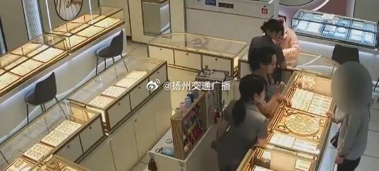 杭州河坊珠宝诈骗：最新消息、121号珠宝店奖一等奖，警方已介入调查