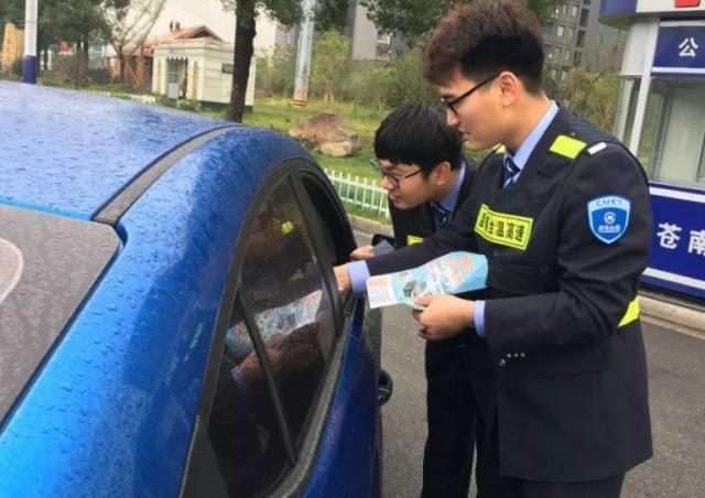 新'关于借记卡年费逾期问题，分行是否需要承担责任？了解详情及解决方法'