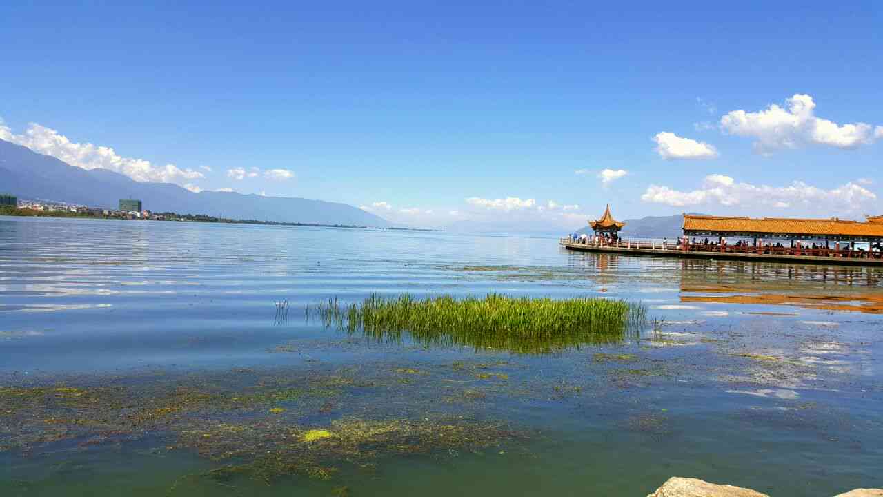 洱海之畔：探索大理的自然风光、历文化和旅游景点