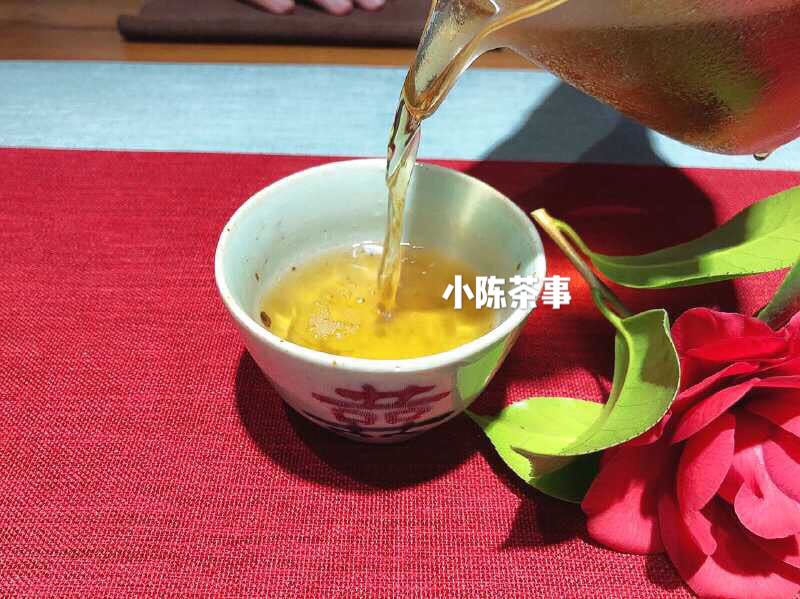 云南普洱茶与白茶：一场味蕾的宴