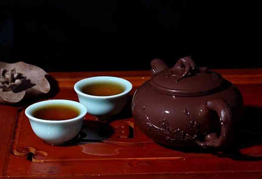 普洱茶泡茶的水：颜色、水质与茶香的关联解析