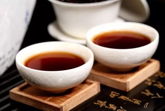 云南普洱茶熟茶：一种独特的发酵茶品，品味历与文化的醇厚之味