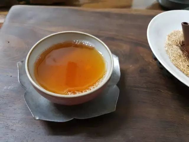 春秋四调和普洱茶：一款口感丰富的茶叶拼配艺术