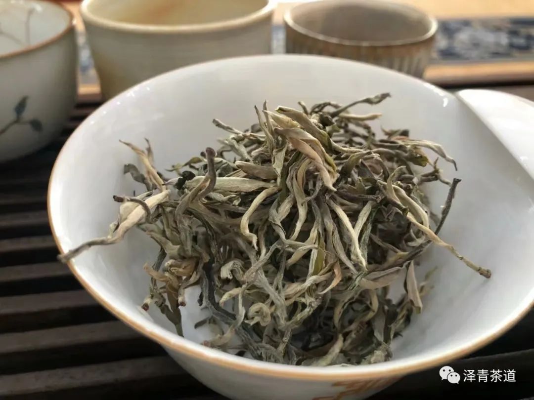 马脖子村纯正普洱茶：古树茶香，滋味醇厚的山野韵味