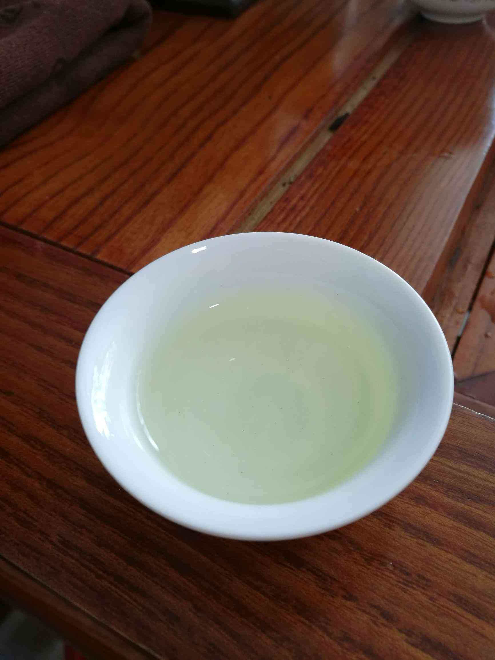 普洱茶秋茶和春茶的区别及收藏价值：普洱茶秋茶好还是春茶好？