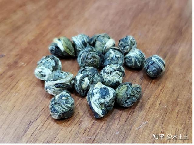 茉莉花茶龙珠是由什么茶树和茶叶制作的，它属于哪种茶叶？