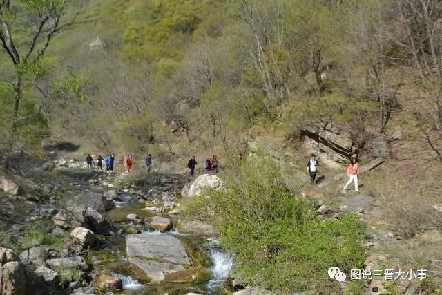 寻找若羌县玉石矿山：一条隐藏在深山之中的河流