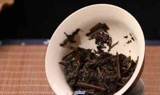 撬普洱茶剩下的碎片能喝吗？有吗？