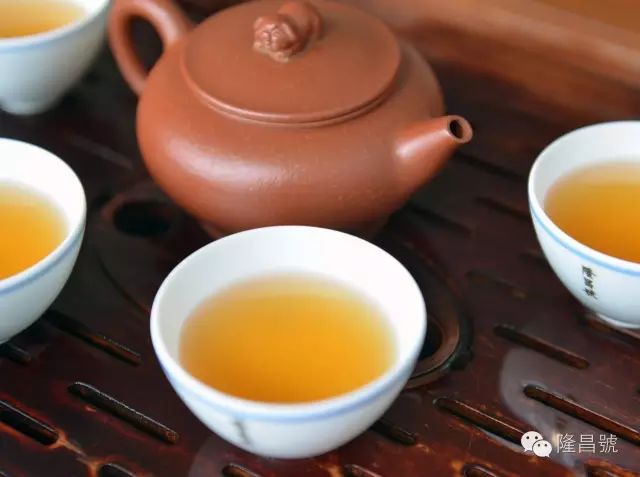 小青柑普洱茶：新茶与陈茶的对比，哪个更适合你？