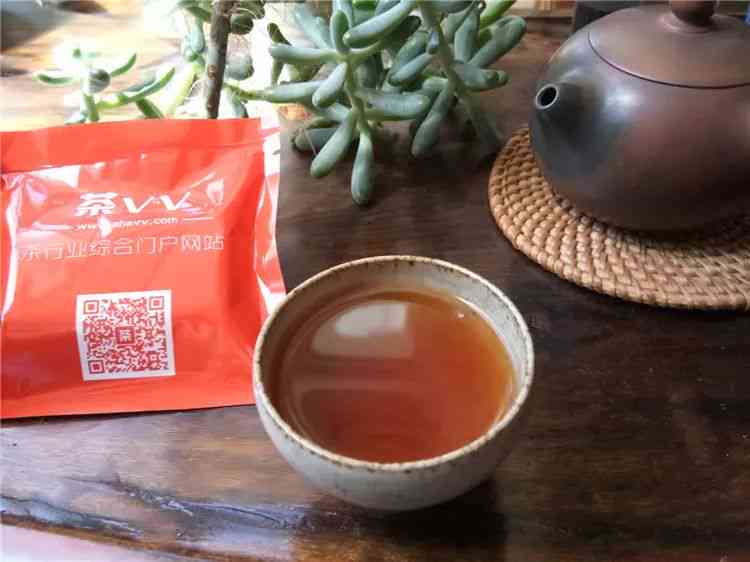 万茶源普洱茶：口感与品质体验，万茶园茶业公司评价，万茗堂普洱茶推荐