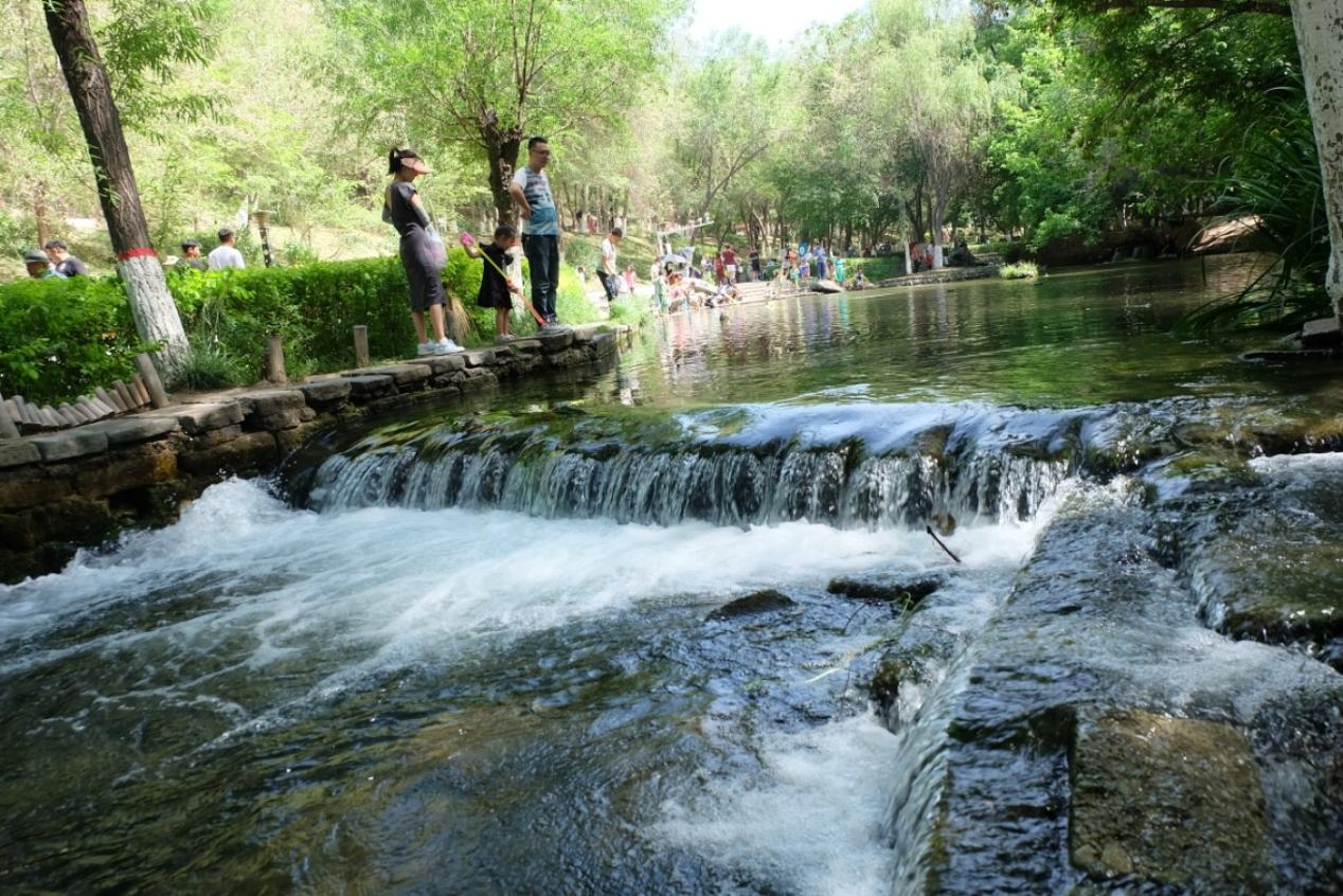 乌鲁木齐的水磨沟旅游指南：更佳游览时间、交通方式和附近景点推荐