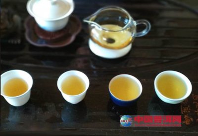 紫砂壶煮普洱茶：功效、好处与正确冲泡方法