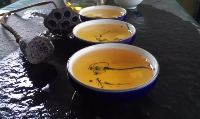 普洱茶炒青没炒干