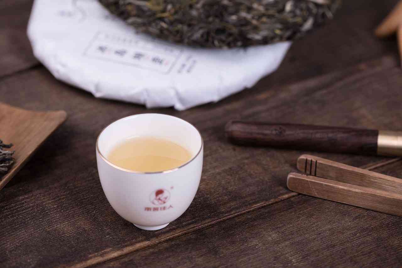 冰岛的独特魅力：与普洱茶齐名的神秘茶品探索