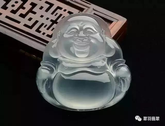 玉佛变紫色是怎么了？原因是什么？