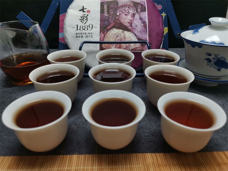 缤纷色彩、传统工艺、云南大叶种茶、口感醇厚、——七彩雀熟茶