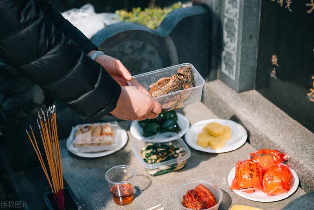 清明祭祀用品可以带回家吗？清明节祭品是否可以带回家中？