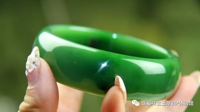 碧玉色根的特征、原因及治疗方法：一篇全面解析