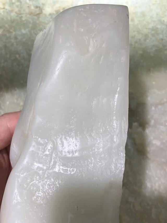 新疆山流水白玉值得投资吗？