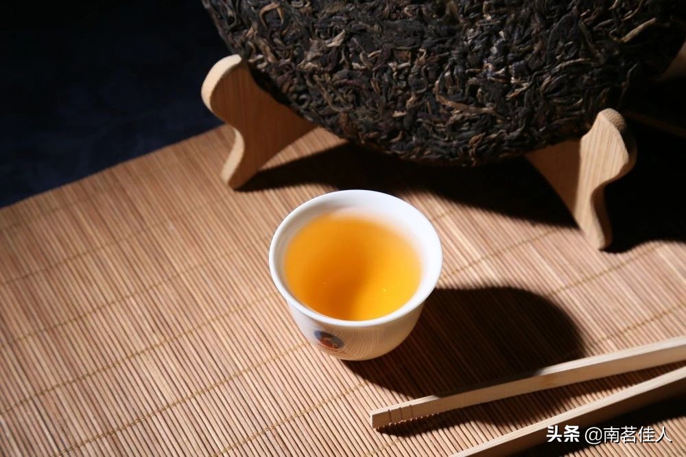 普洱茶的厚薄：了解不同程度的茶叶特点及其口感变化