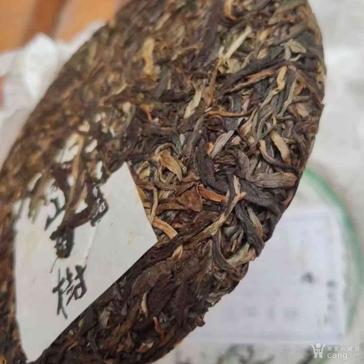 云南古树普洱茶饼： 珍藏版， 稀缺老茶， 传统工艺， 优质原料， 品鉴收藏