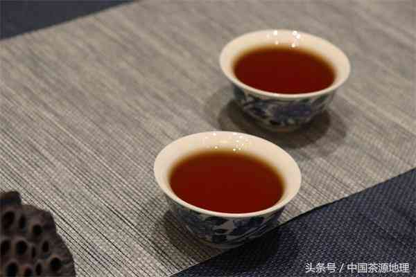 绿豆饼普洱茶品用茶叶泡好吗：能喝且放多久？