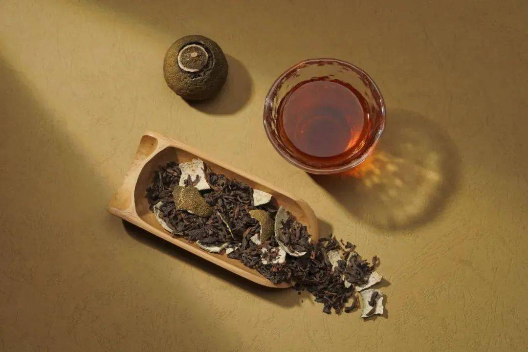 醇厚陈香，源自百年古树的纯正普洱茶