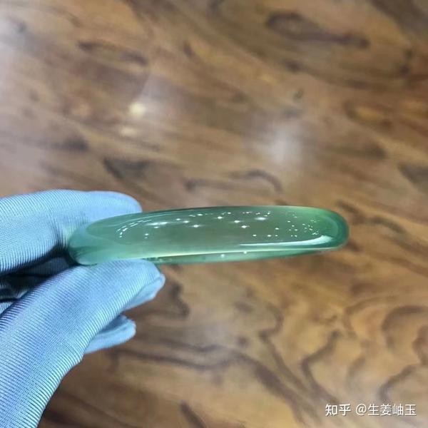 新180岫玉跑水？探讨其品质和价值的关键因素！