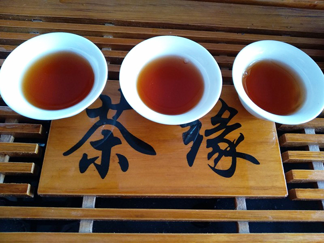 云南特色茶品：七彩熟普洱散茶，滋味醇厚，回味悠长