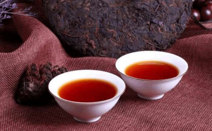 普洱茶熟茶大益砖茶：品质、功效与冲泡方法的全面解析