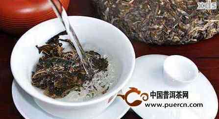 普洱茶的多种用途：不仅可以泡茶，还可以烹饪美食