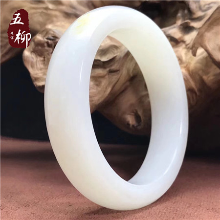 玉手镯条宽10mm:窄吗？值钱吗？多少钱？