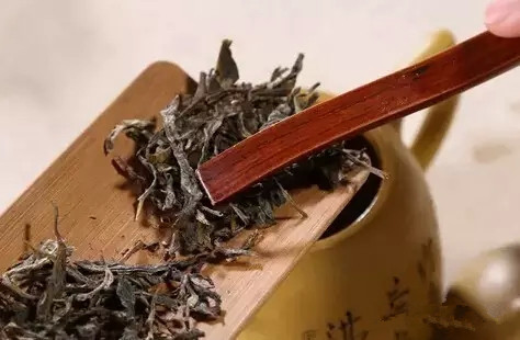 普洱茶熟茶生茶对比：减肥降血压效果与区别全解