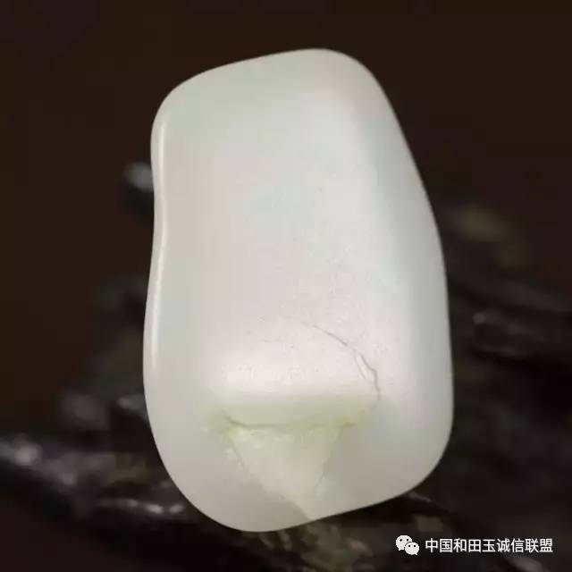 和田玉上的瑕疵与棉，能修复吗？