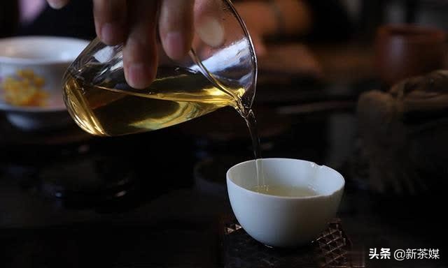 公道杯泡普洱茶方法